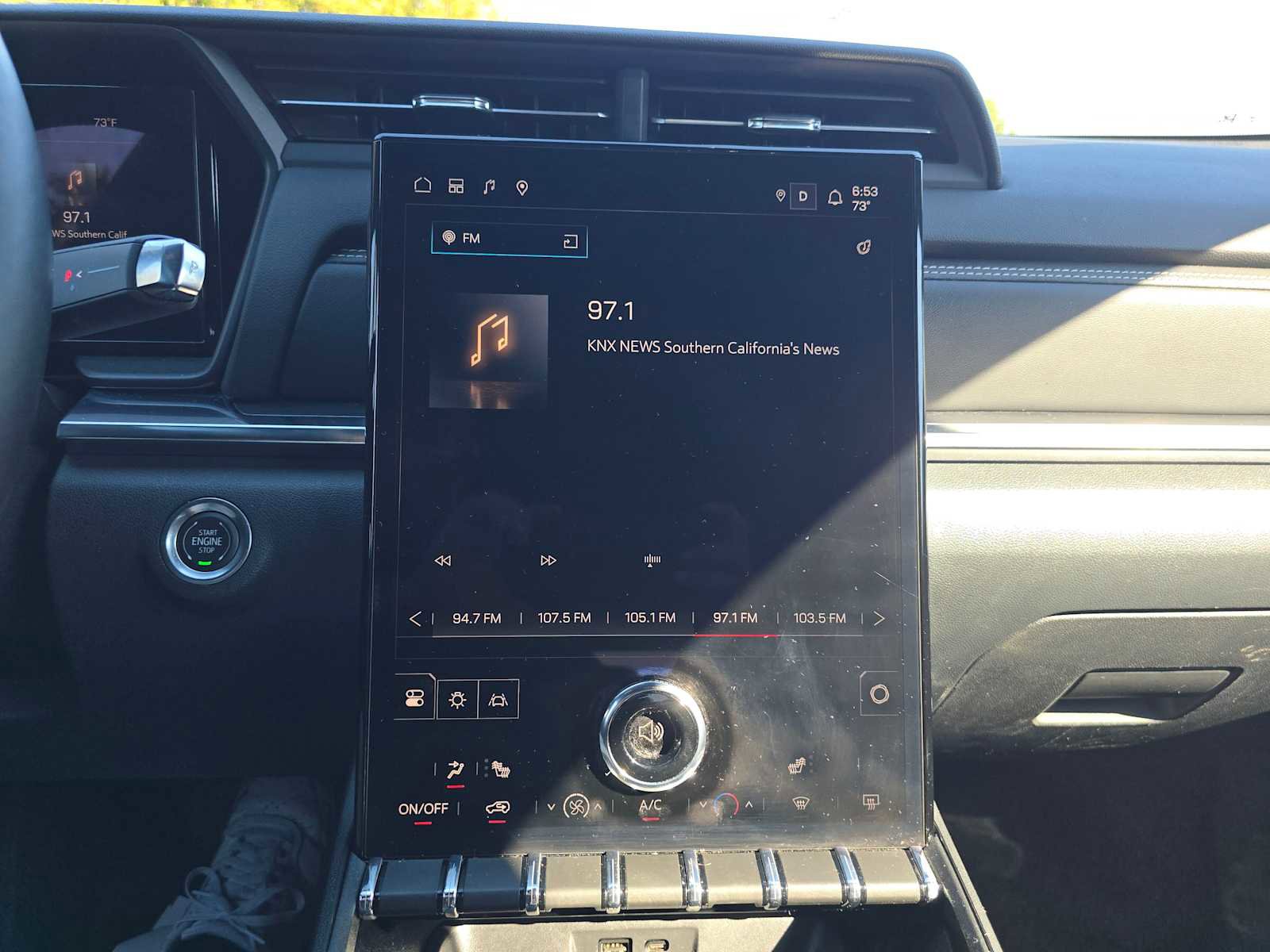 Used 2025 GMC Terrain Elevation image 27