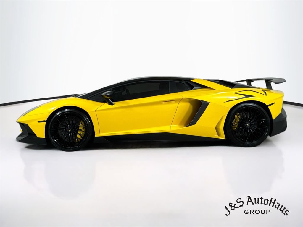 Used 2016 Lamborghini Aventador LP 750-4 Superveloce AWD/4WD image 4
