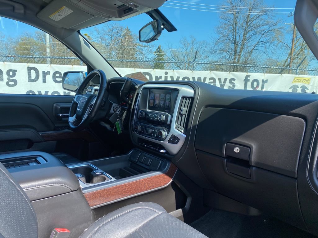 Used 2017 GMC Sierra 1500 SLE w/ Suspension Package, Off-Road AWD/4WD image 18