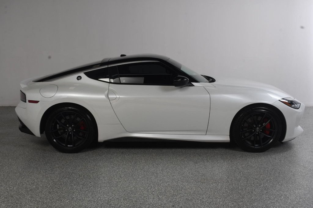 Used 2024 Nissan Z Performance w/ Floor Mat Package RWD image 4