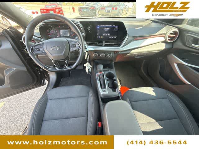 Certified 2024 Chevrolet Trax RS w/ Driver Confidence Package FWD image 18