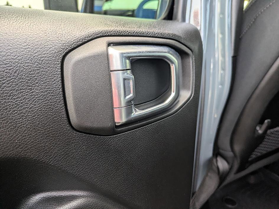 Used 2024 Jeep Gladiator Mojave w/ Safety Group image 30