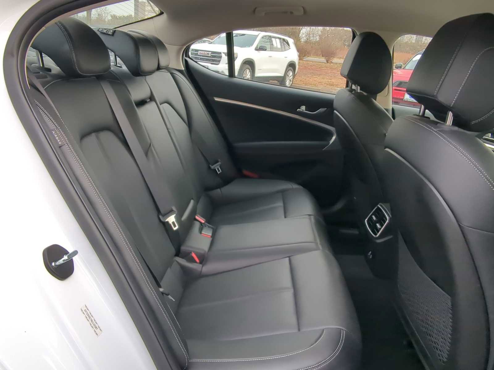 Used 2024 Genesis G70 2.5T image 21