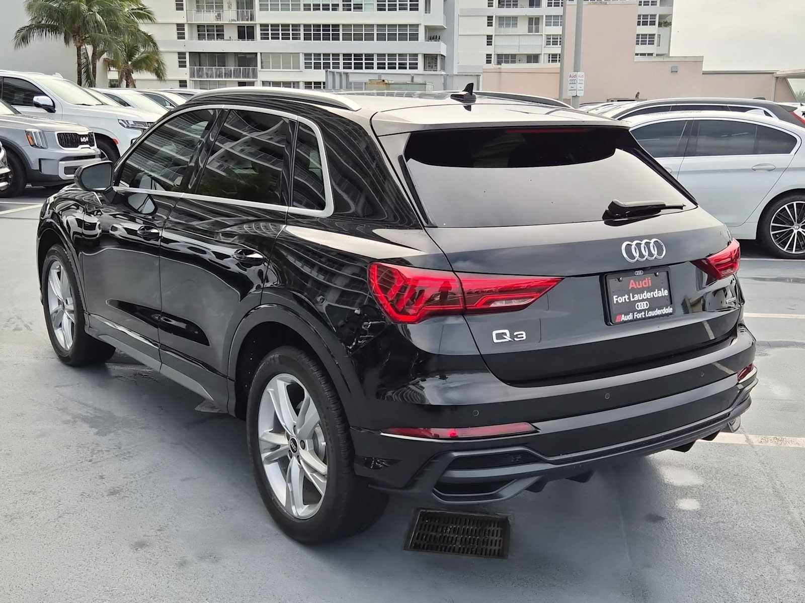 Used 2021 Audi Q3 2.0T Premium w/ Convenience Package image 4