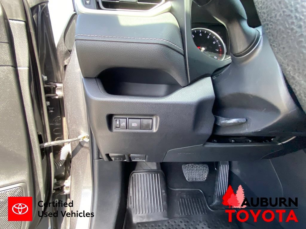 Certified 2022 Toyota RAV4 LE AWD/4WD image 33