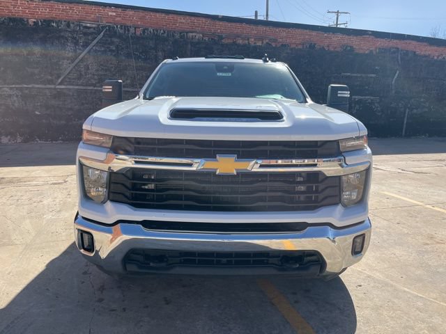 Used 2024 Chevrolet Silverado 3500 LT w/ Convenience Package AWD/4WD image 2