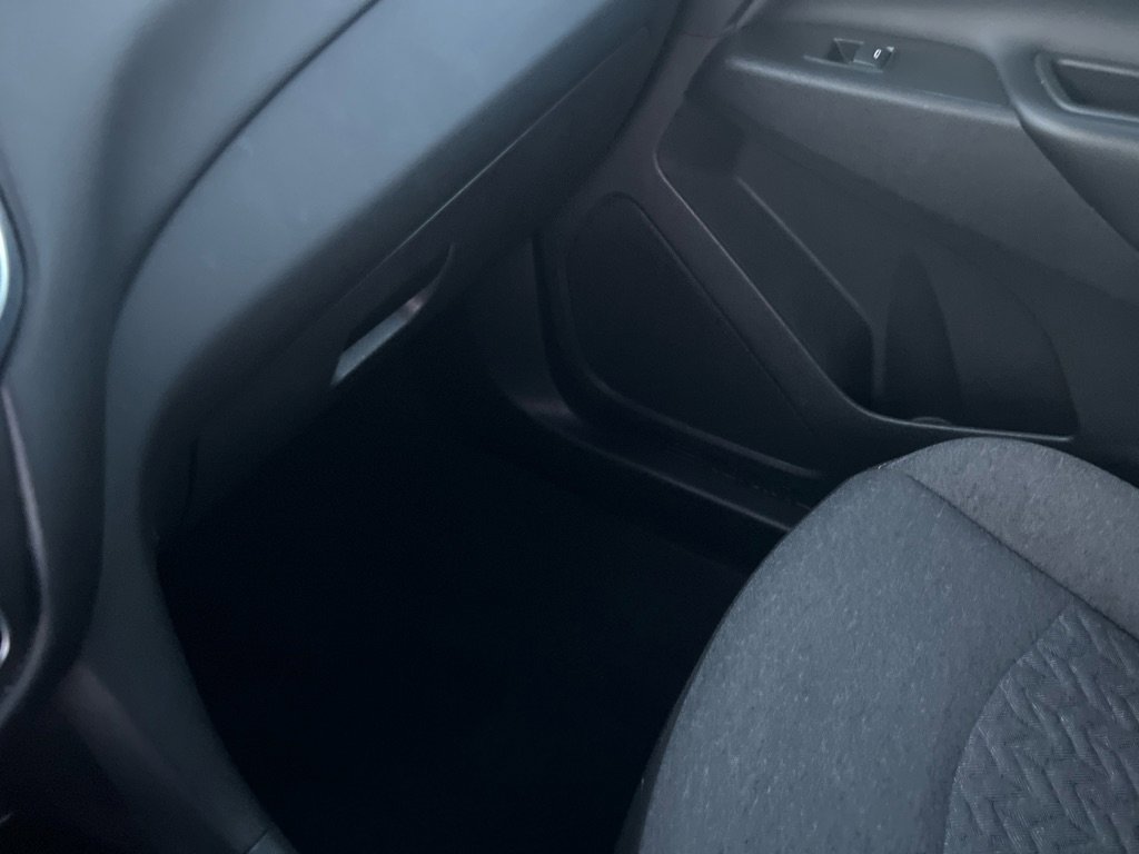 Used 2022 Chevrolet Equinox LT w/ Driver Convenience Package image 23