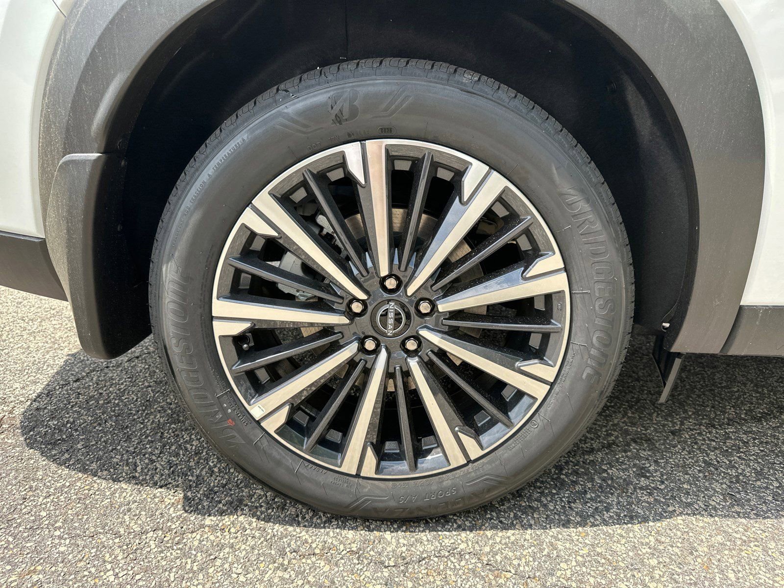 New 2026 Nissan Pathfinder Platinum FWD image 16