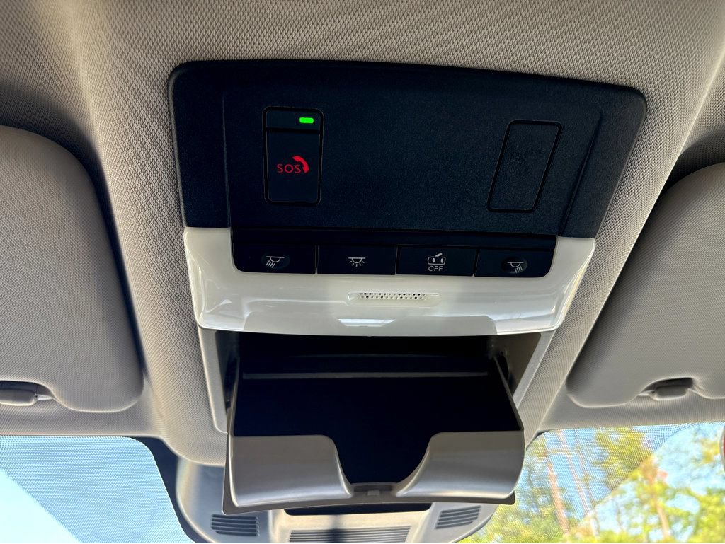 Certified 2023 Nissan Rogue SV FWD image 32