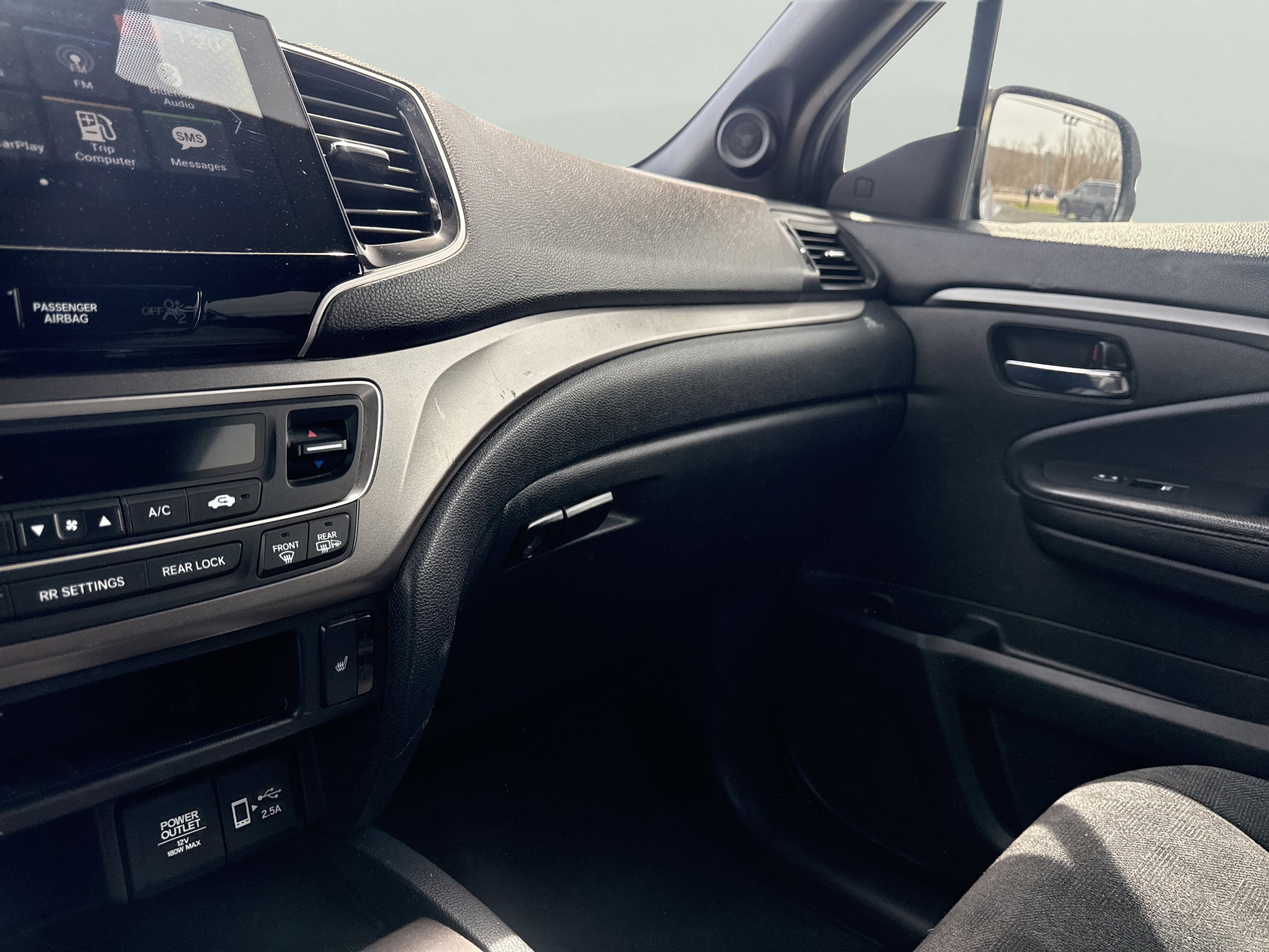 Used 2022 Honda Pilot Sport image 25