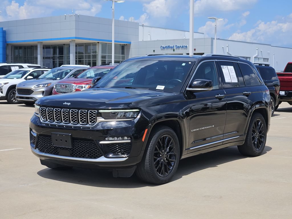 Used 2023 Jeep Grand Cherokee Summit w/ Luxury Tech Group V AWD/4WD image 4
