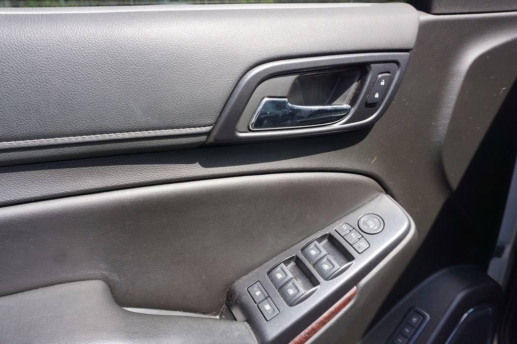 Used 2018 GMC Yukon SLT w/ Premium Edition image 3