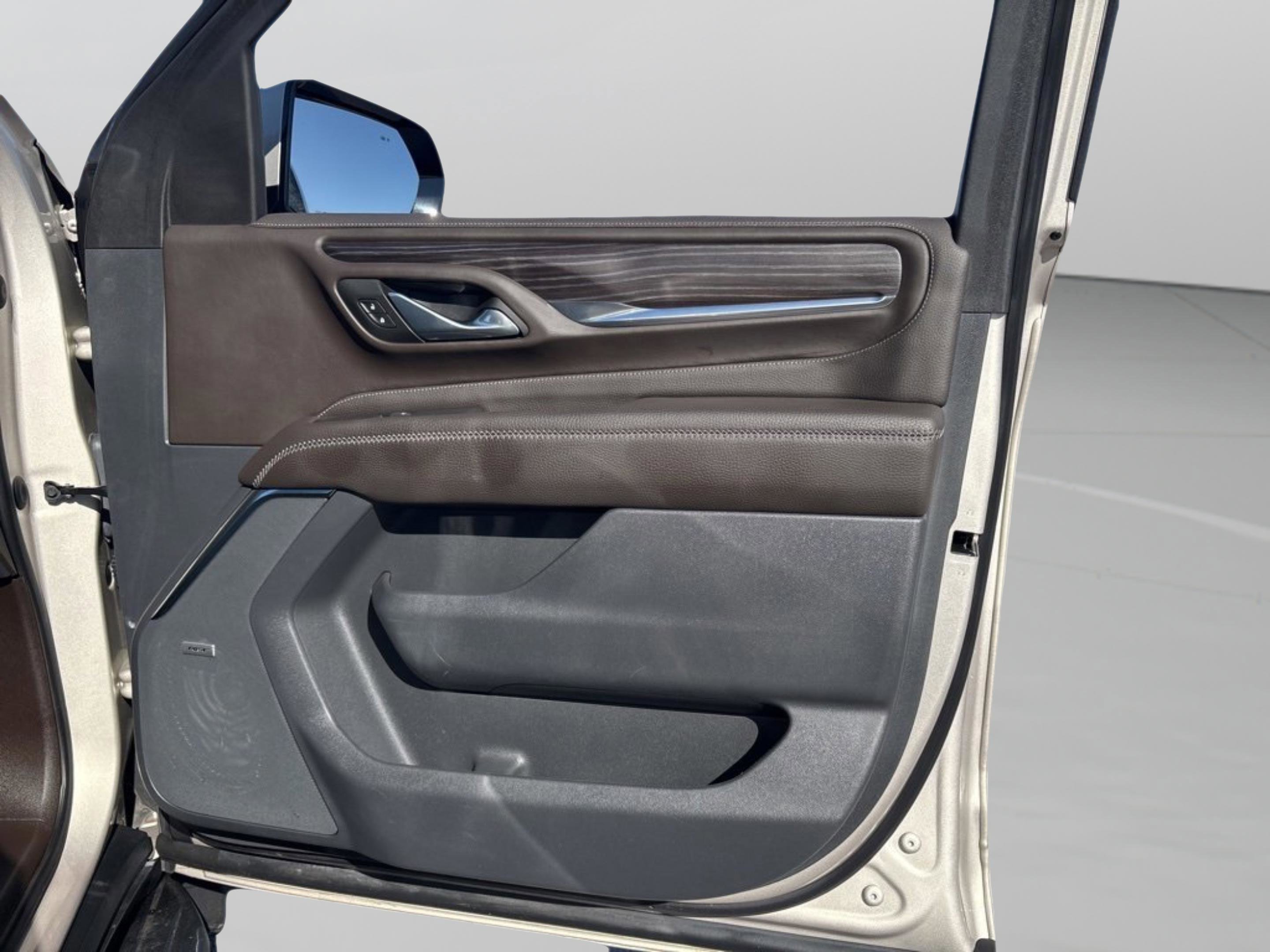 Used 2023 GMC Yukon XL Denali image 46