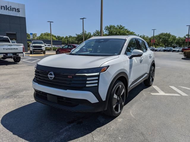 Certified 2025 Nissan Kicks SR image 10