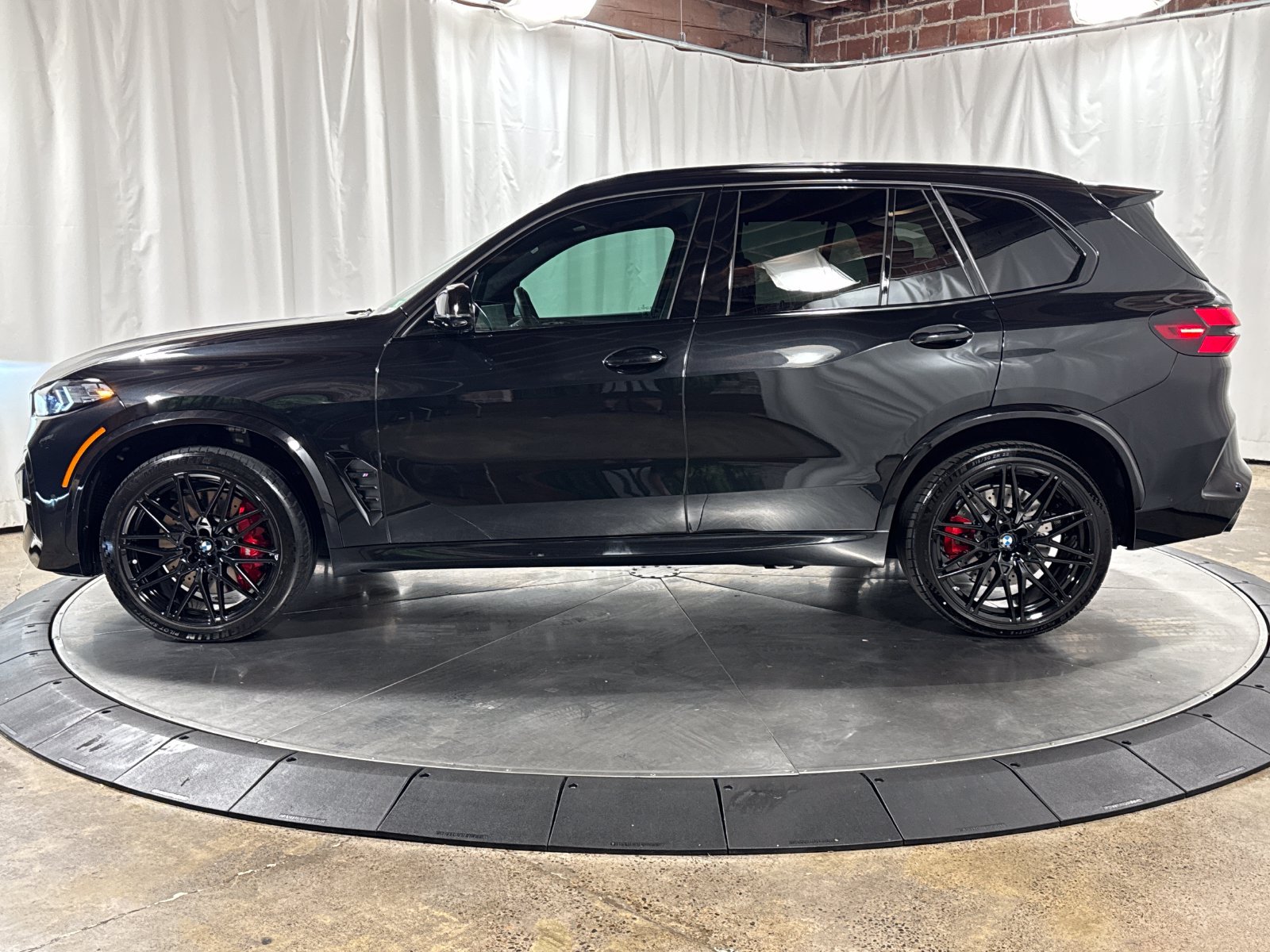 Used 2026 BMW X5 M Competition w/ Executive Package AWD/4WD image 9