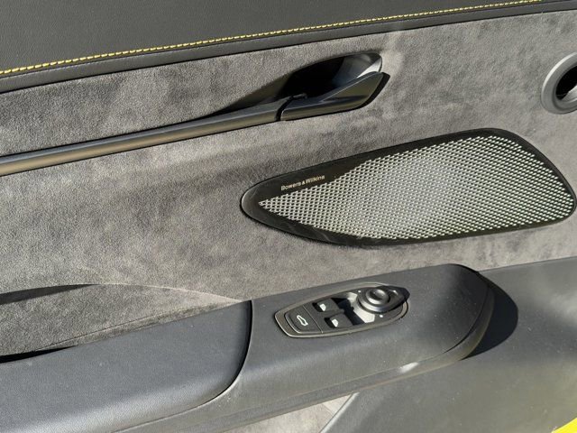 New 2025 Aston Martin V8 Vantage Coupe image 22