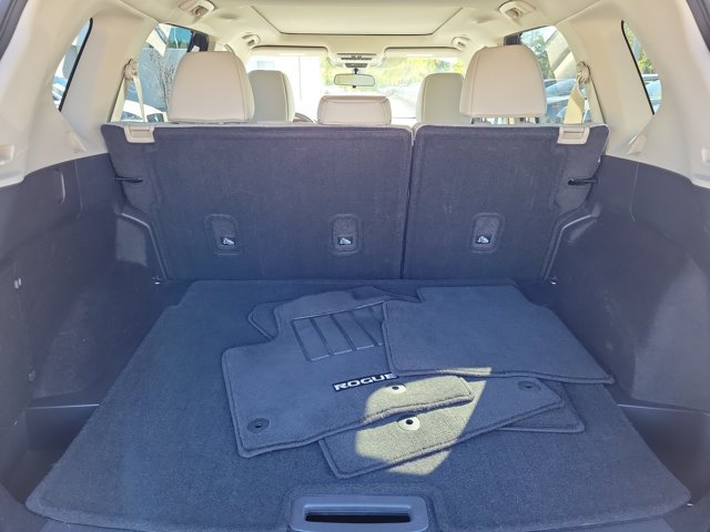 Used 2023 Nissan Rogue SV w/ SV Premium B Package FWD image 9