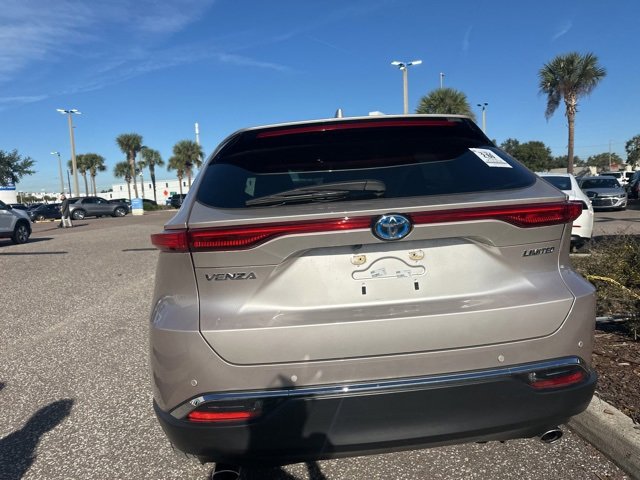 Used 2024 Toyota Venza Limited image 37