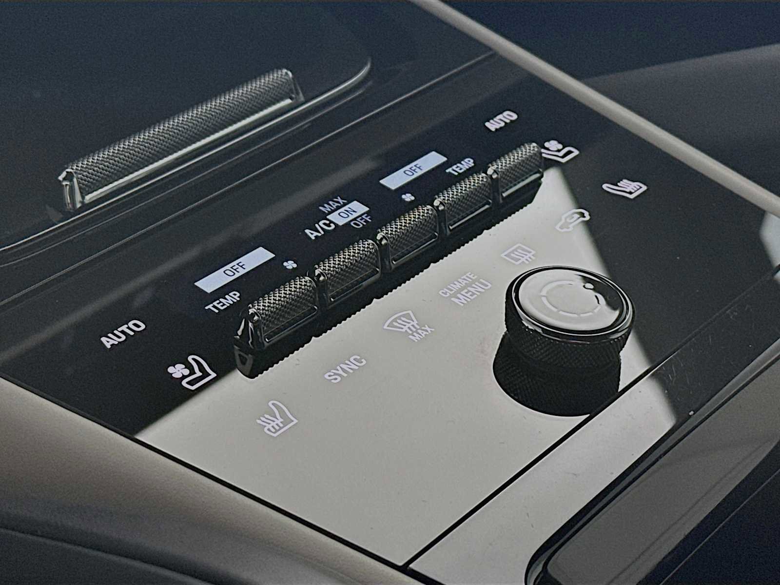 Certified 2025 Porsche Cayenne image 21