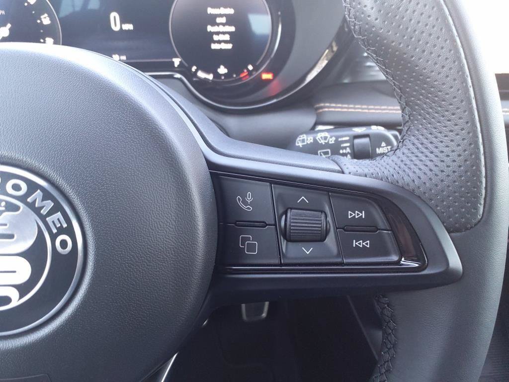 New 2025 Alfa Romeo Tonale AWD/4WD image 14
