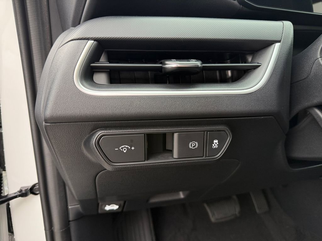 New 2025 Kia K4 LXS image 16