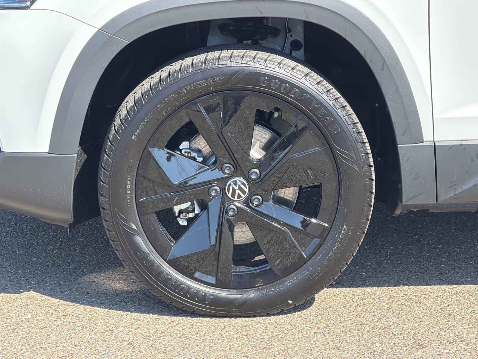 New 2027 Volkswagen Taos SE FWD image 25