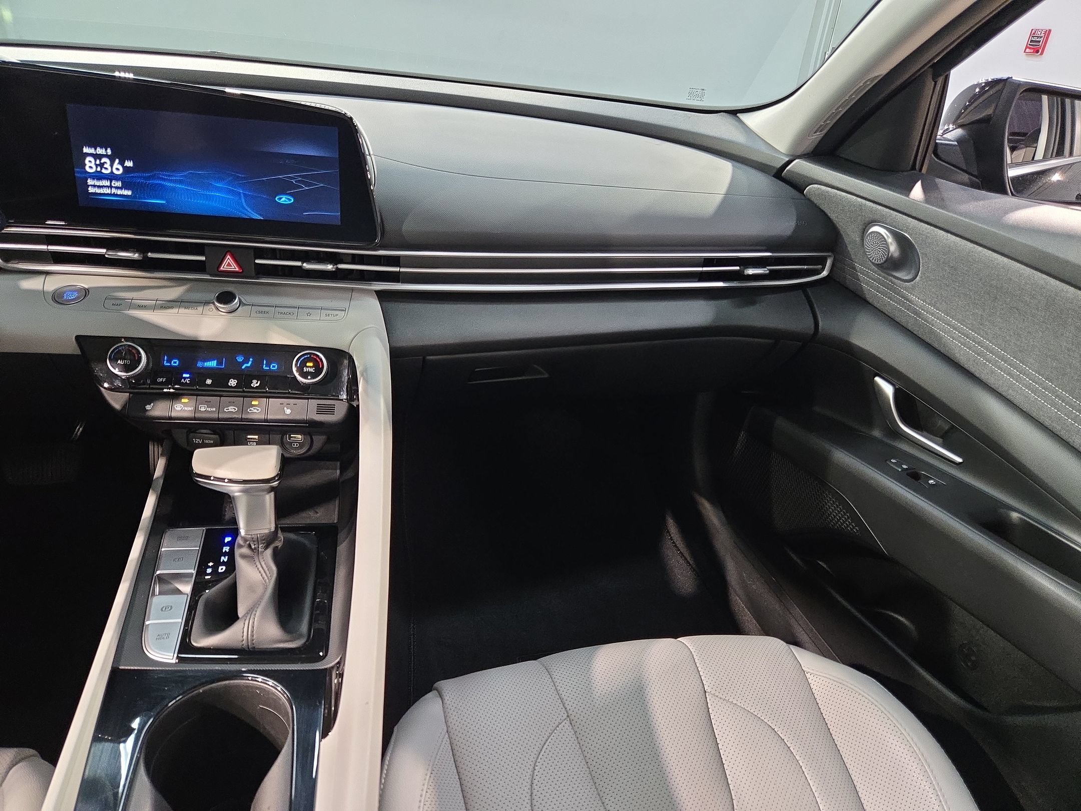 Used 2023 Hyundai Elantra Limited FWD image 11