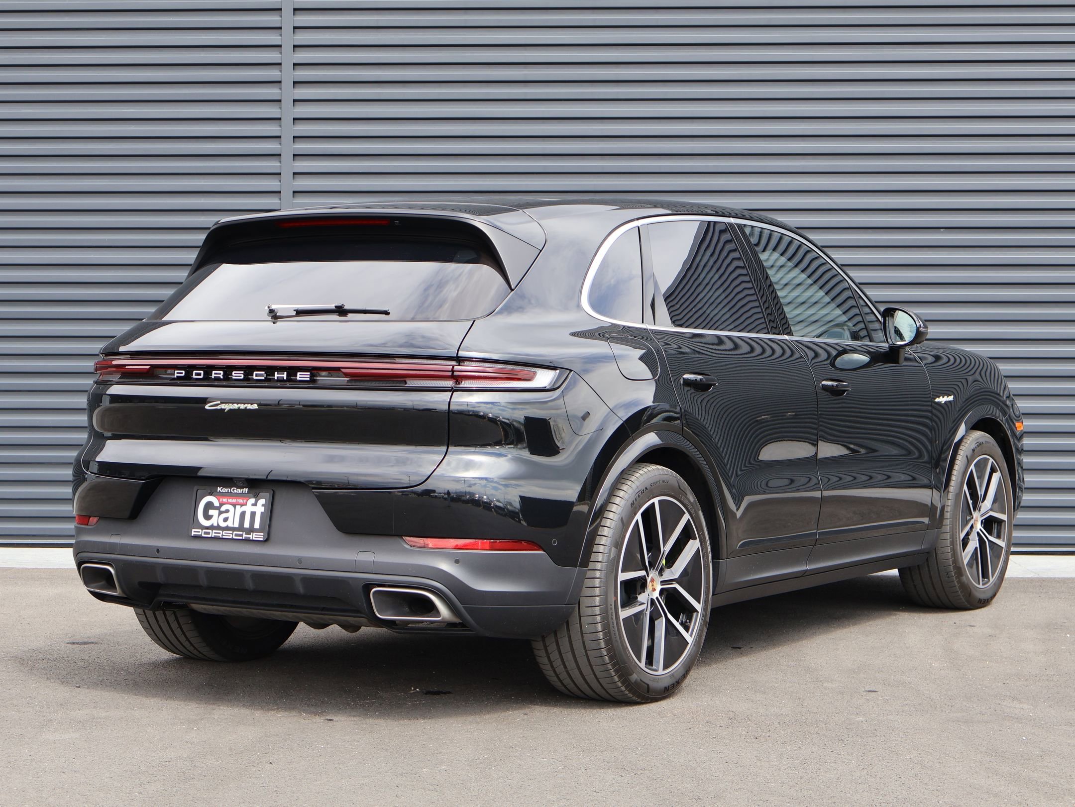 Used 2025 Porsche Cayenne E-Hybrid image 10