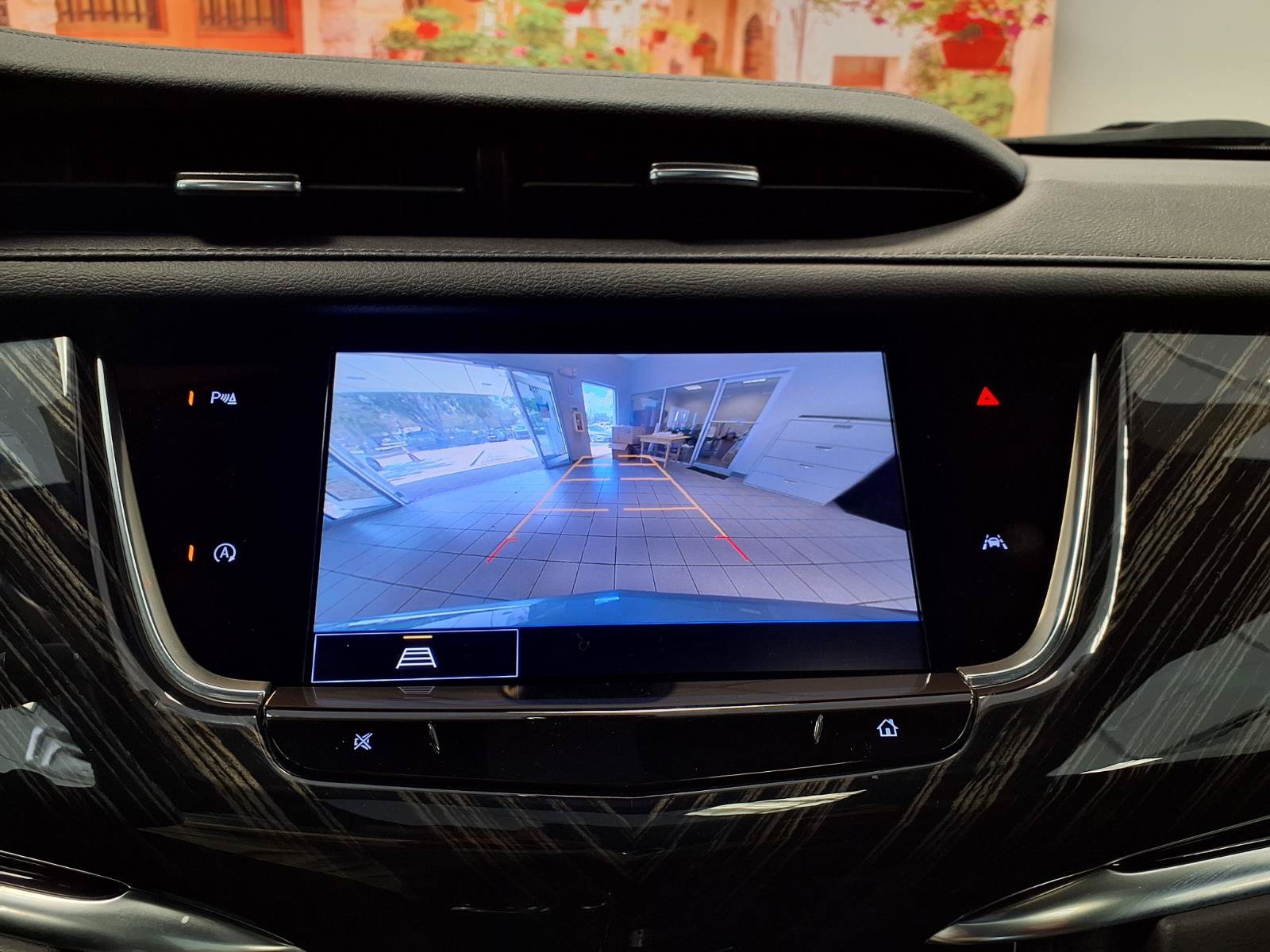 Certified 2025 Cadillac XT6 Premium Luxury FWD image 29
