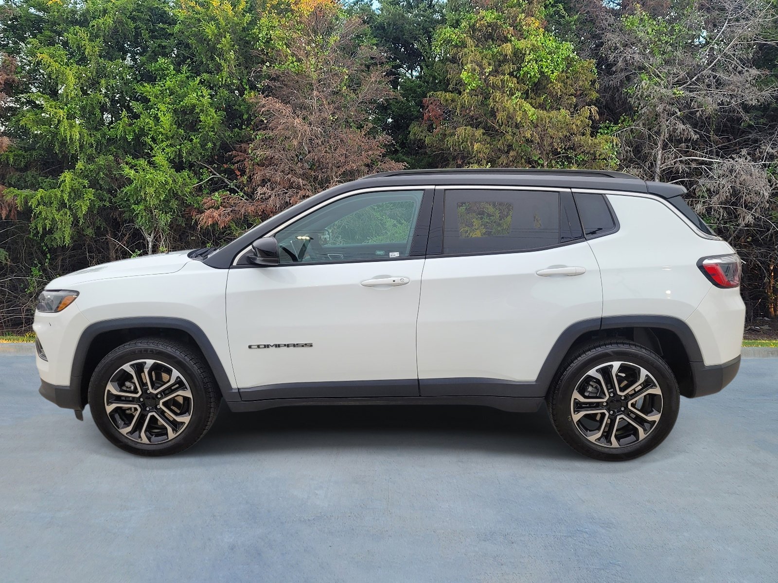 Used 2024 Jeep Compass Limited AWD/4WD image 21