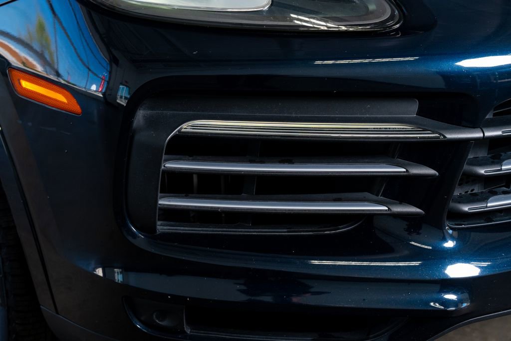 Used 2021 Porsche Cayenne AWD/4WD image 19