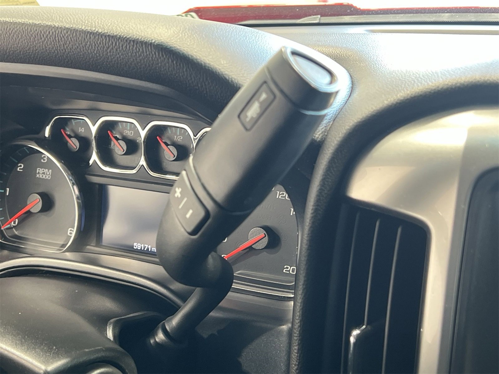 Used 2018 Chevrolet Silverado 1500 LT image 19