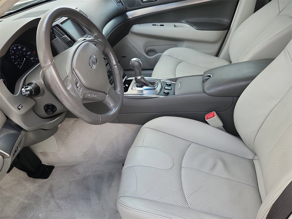 Used 2013 INFINITI G37 x w/ Premium Pkg image 7