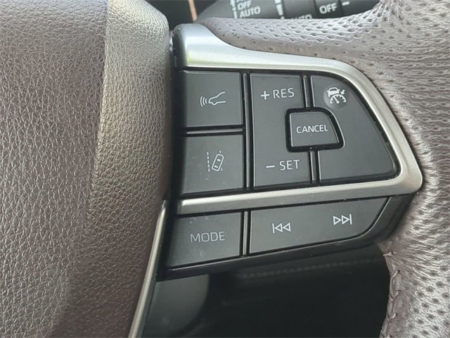 Certified 2023 Toyota Sienna Platinum image 27