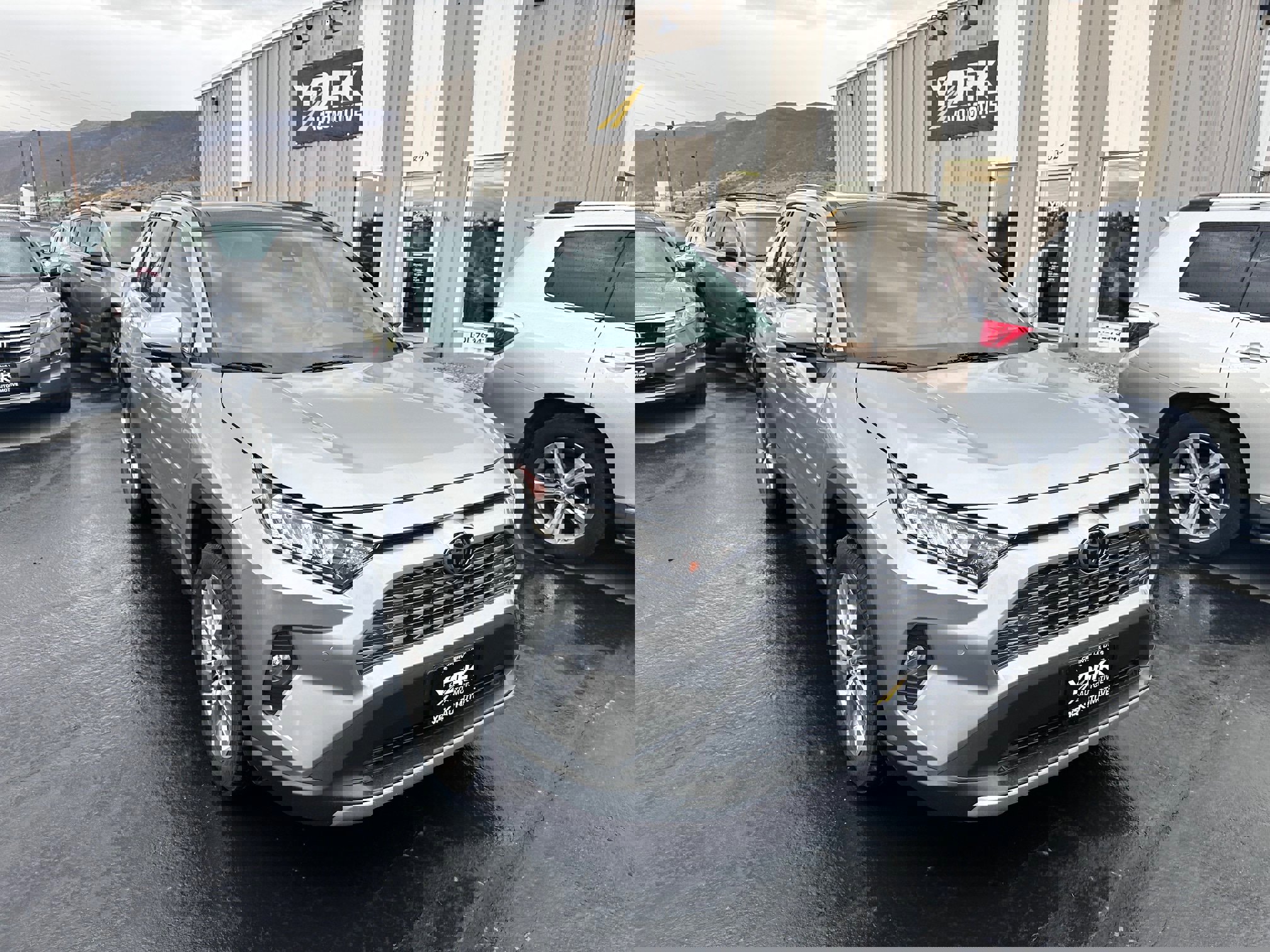 Used 2019 Toyota RAV4 Limited image 1