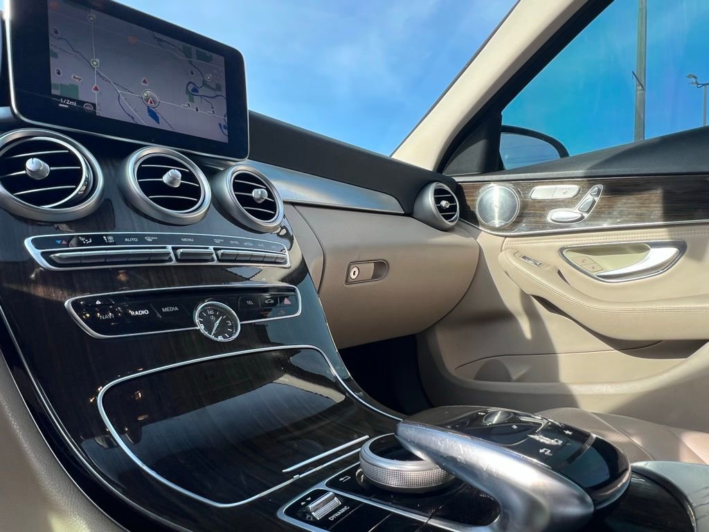 Used 2016 Mercedes-Benz C 300 4MATIC Sedan image 16