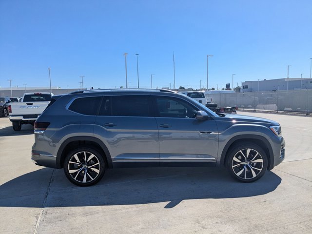 Used 2024 Volkswagen Atlas SEL Premium R-Line image 4