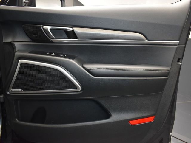 Used 2025 Kia Telluride AWD image 14