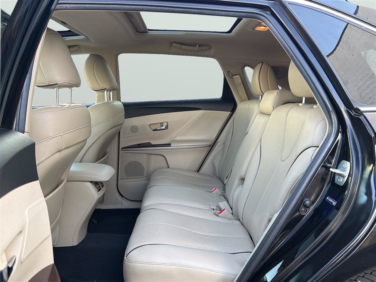 Used 2015 Toyota Venza Limited AWD/4WD image 17