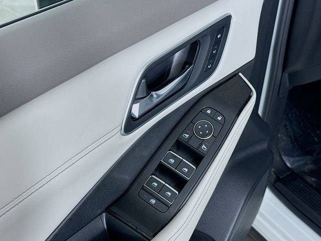 Used 2021 Nissan Rogue SL w/ Premium Package image 18