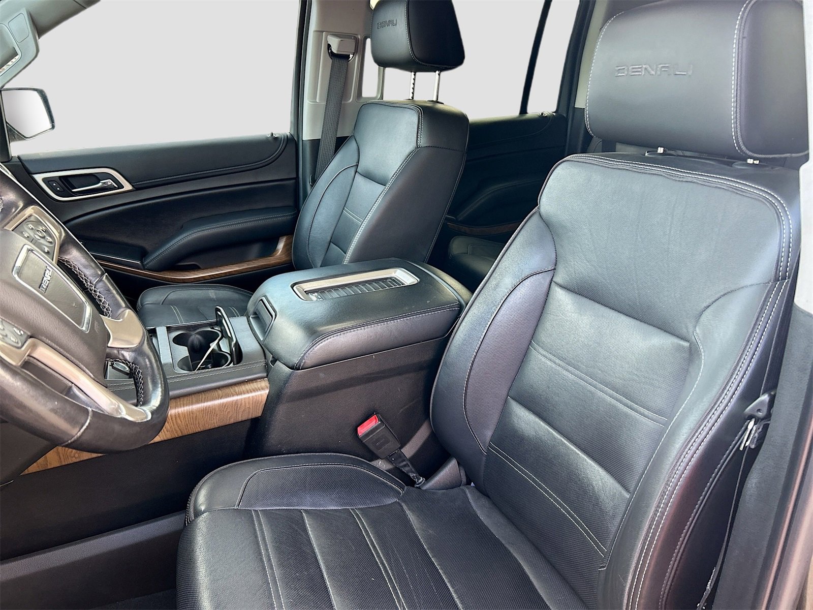 Used 2019 GMC Yukon XL Denali w/ Open Road Package image 22