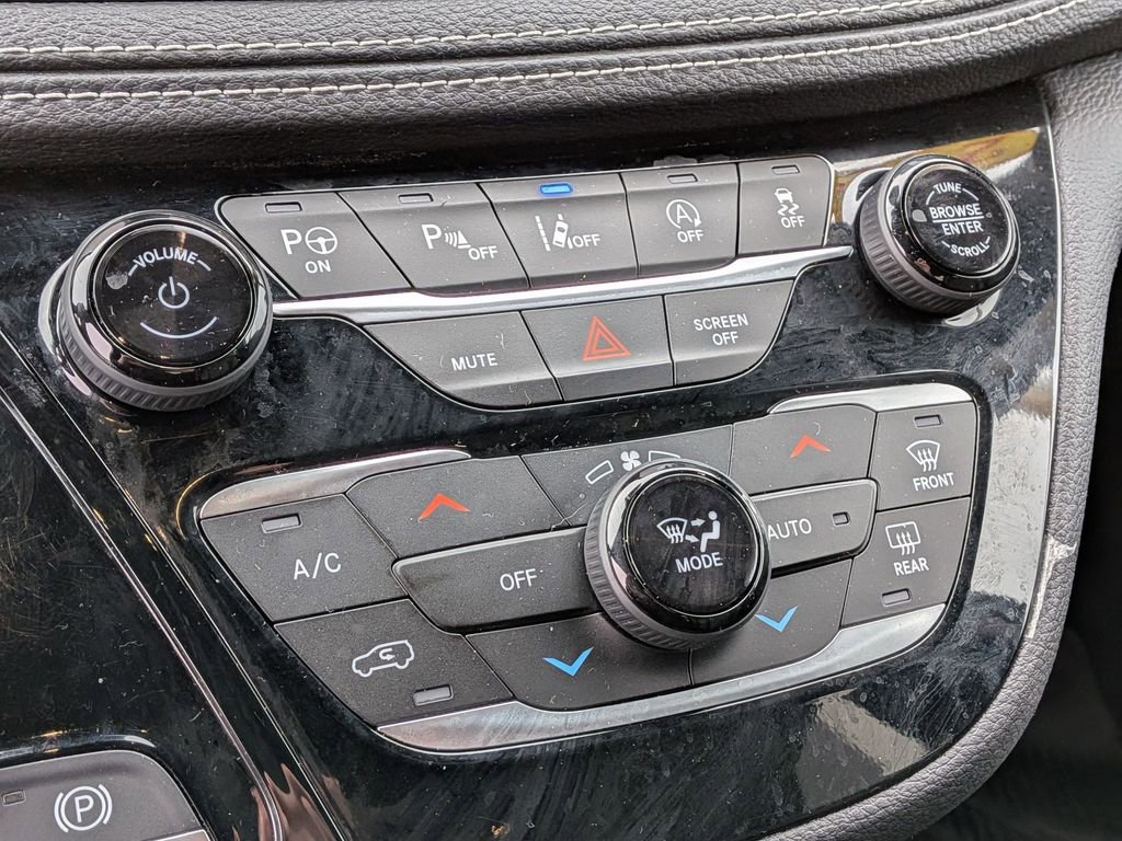 Used 2023 Chrysler Pacifica Touring-L w/ S Appearance Package image 24