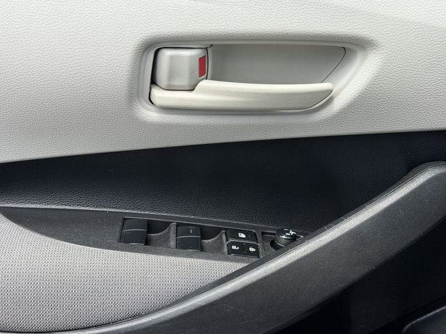 Used 2022 Toyota Corolla LE FWD image 22