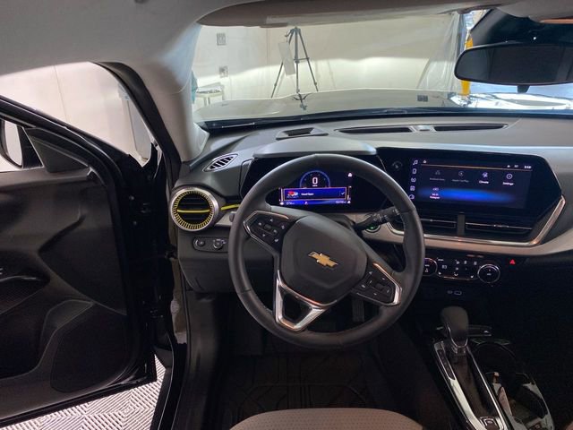 Used 2024 Chevrolet Trax LT w/ Driver Confidence Package FWD image 33
