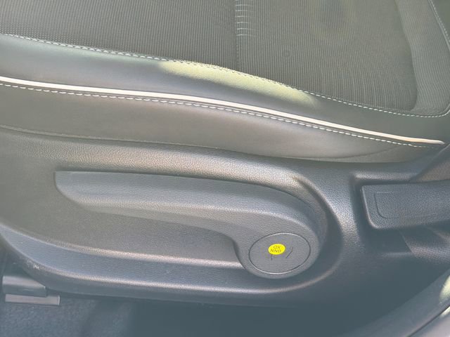 Used 2025 Hyundai Venue Limited FWD image 20