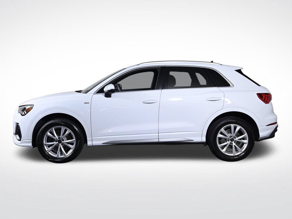 Used 2025 Audi Q3 2.0T Premium w/ Convenience Package AWD/4WD image 2