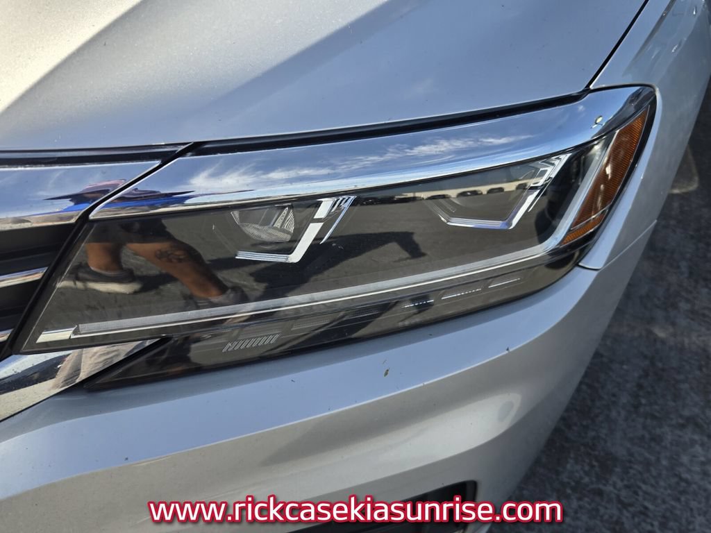 Used 2020 Volkswagen Passat 2.0T SE FWD image 10
