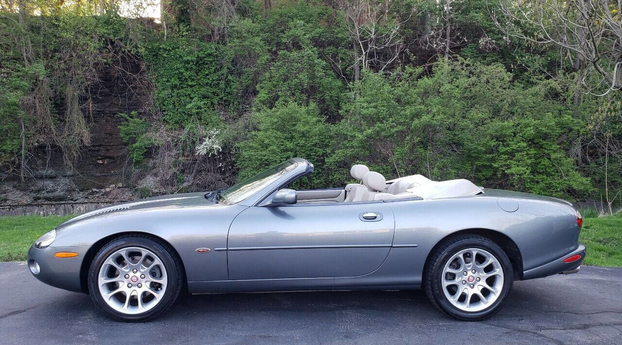 Used 2002 Jaguar XK8 Convertible image 2