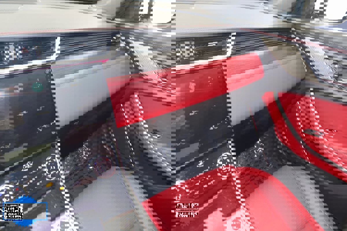 Used 2023 Jaguar XF R-Dynamic SE image 44