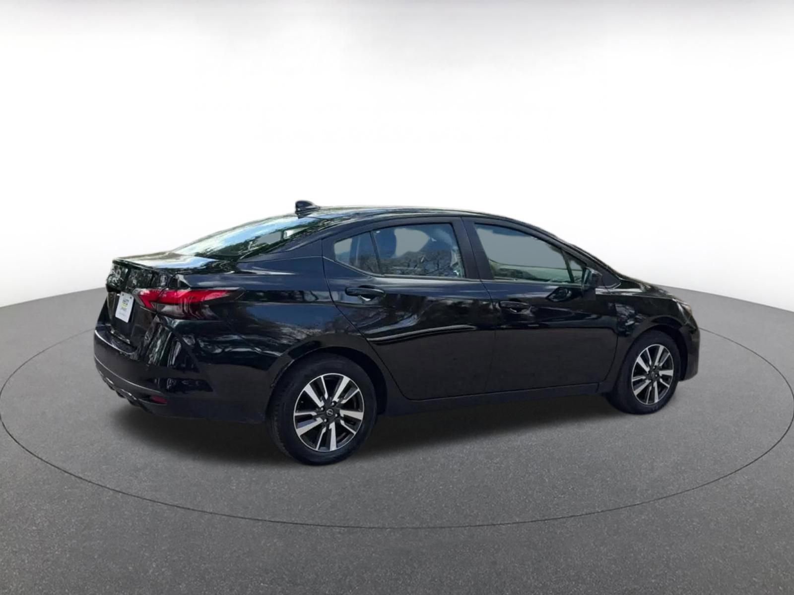 Used 2025 Nissan Versa SV FWD image 15